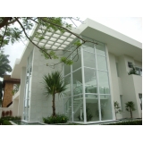 fachada residencial com vidro São Domingos